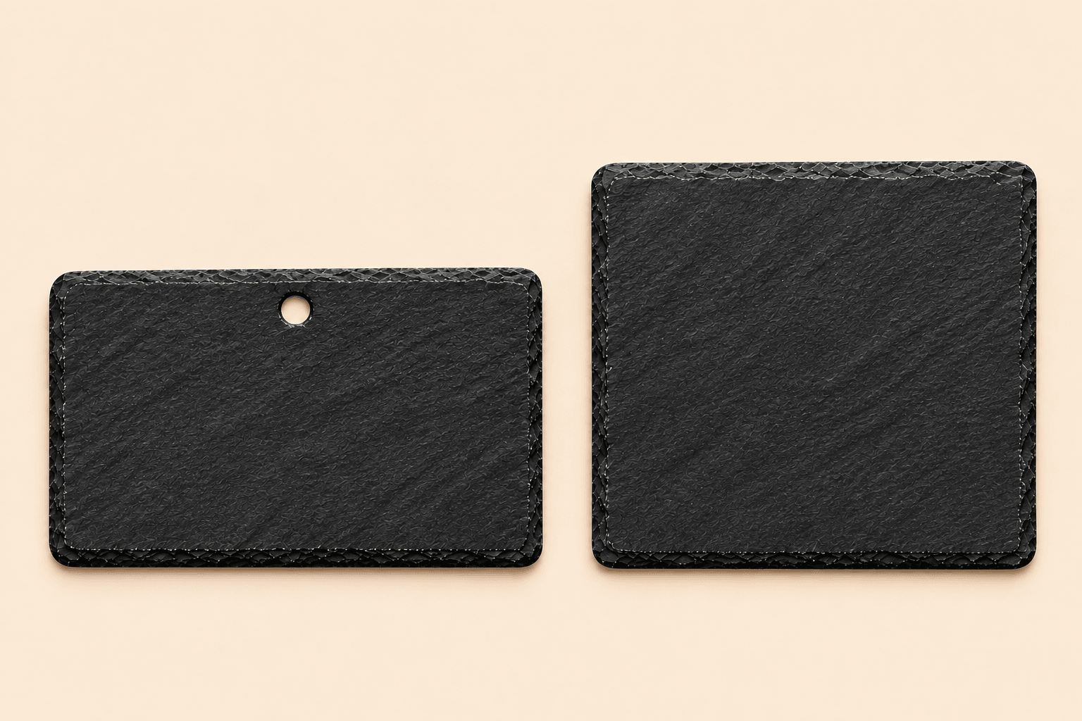 Prázdná břidlicová jmenovka 10 × 7 cm a podtácek 10 × 10 cm pro Graphic Designer